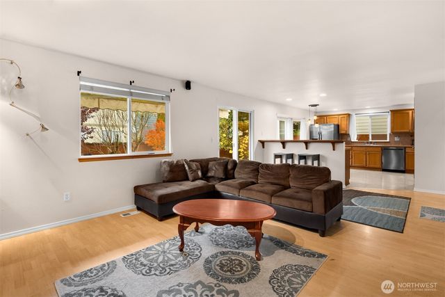 2632 NE 24th Court, Renton, WA 98056