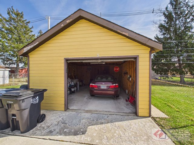 15509 Rose Drive, South Holland, IL 60473