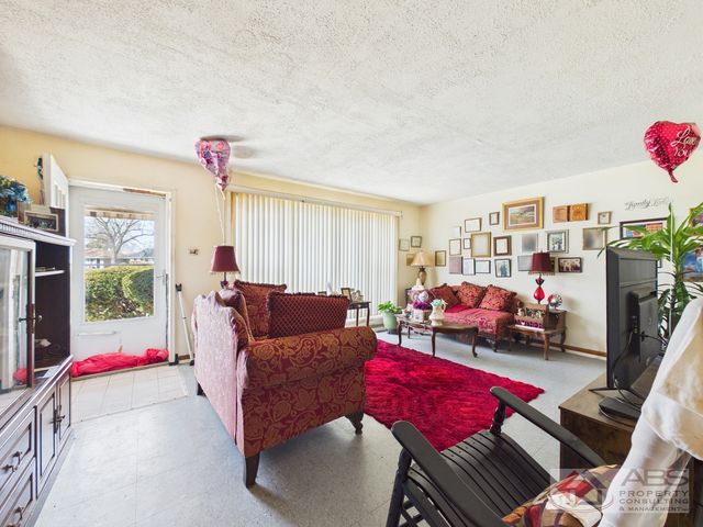 15509 Rose Drive, South Holland, IL 60473