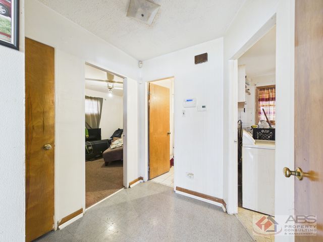 15509 Rose Drive, South Holland, IL 60473