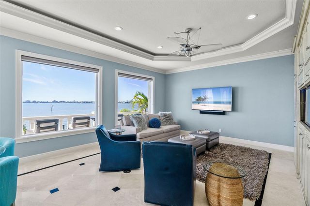 5907 BAYVIEW CIRCLE S, Gulfport, FL 33707