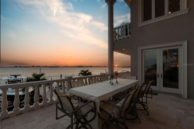 5907 BAYVIEW CIRCLE S, Gulfport, FL 33707