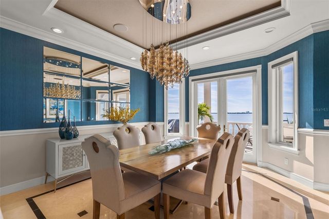 5907 BAYVIEW CIRCLE S, Gulfport, FL 33707