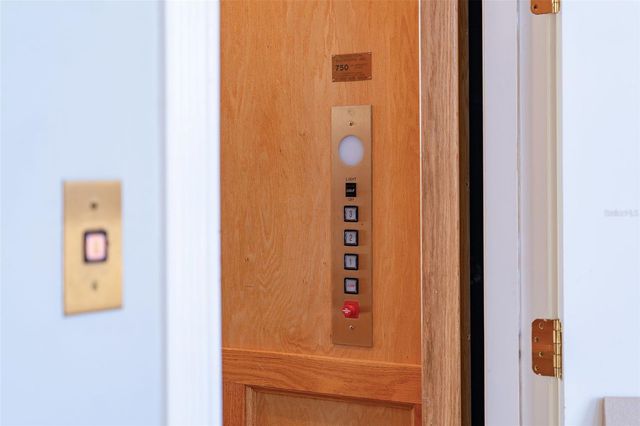 5907 BAYVIEW CIRCLE S, Gulfport, FL 33707