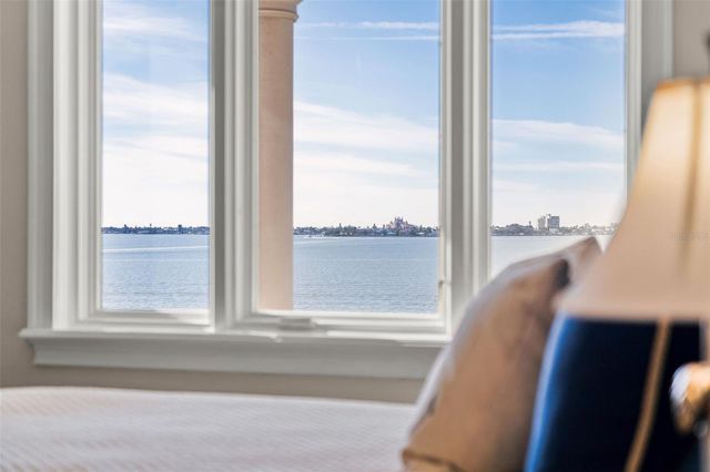 5907 BAYVIEW CIRCLE S, Gulfport, FL 33707