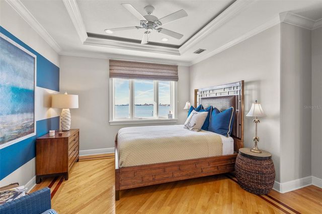 5907 BAYVIEW CIRCLE S, Gulfport, FL 33707