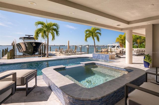 5907 BAYVIEW CIRCLE S, Gulfport, FL 33707