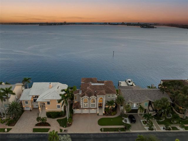 5907 BAYVIEW CIRCLE S, Gulfport, FL 33707