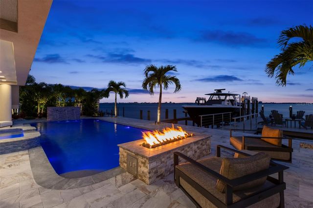 5907 BAYVIEW CIRCLE S, Gulfport, FL 33707