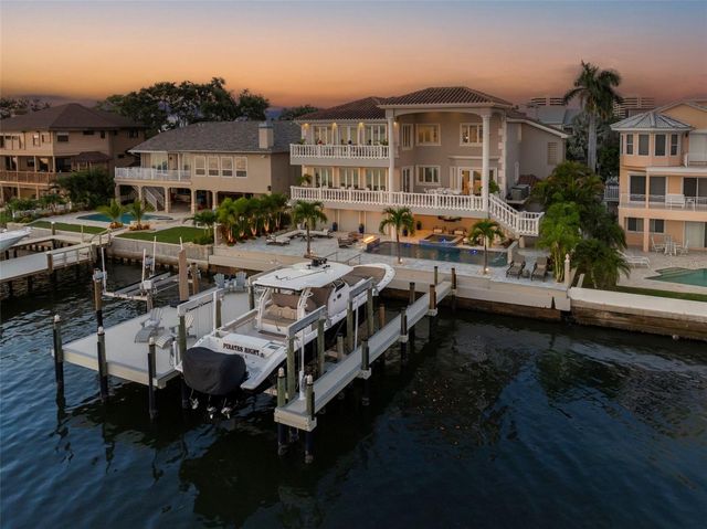 5907 BAYVIEW CIRCLE S, Gulfport, FL 33707