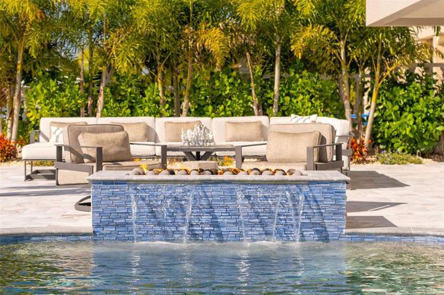 5907 BAYVIEW CIRCLE S, Gulfport, FL 33707