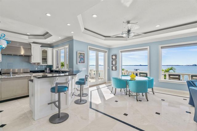 5907 BAYVIEW CIRCLE S, Gulfport, FL 33707