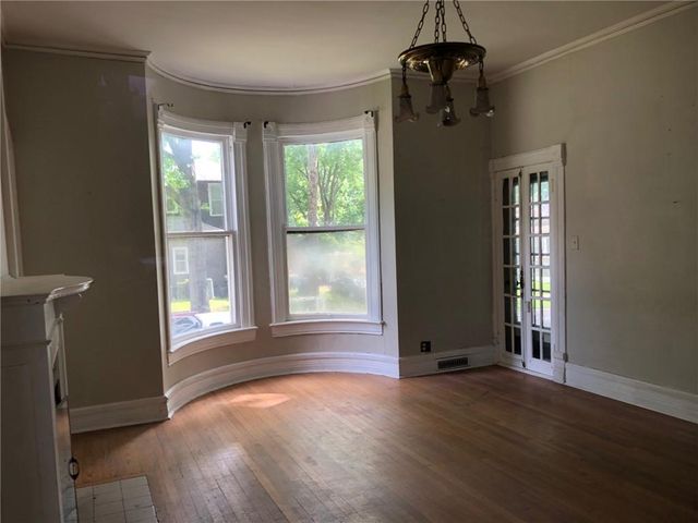 524 S Grand Avenue, Sedalia, MO 65301