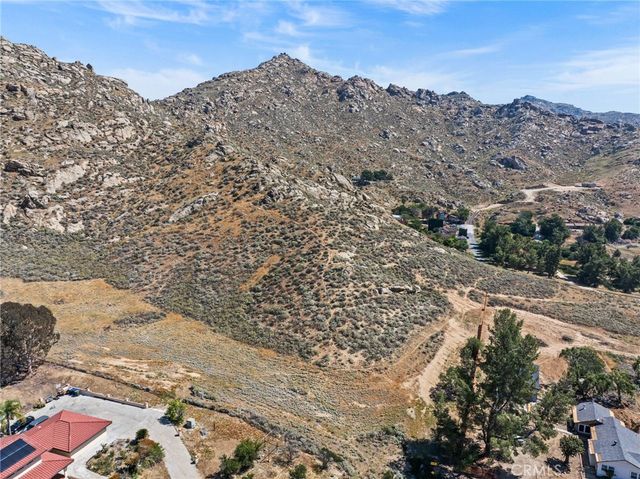 2001 Mt Vernon Avenue, Riverside, CA 92507