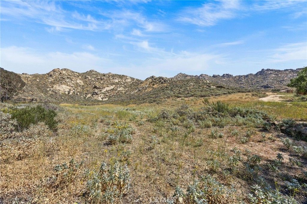 2001 Mt Vernon Avenue, Riverside, CA 92507