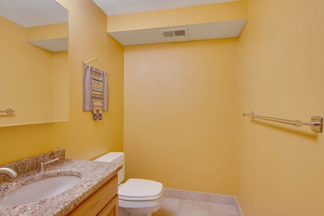 75 Page Rd 16, Bedford, MA 01730