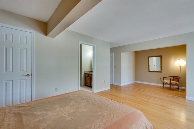 75 Page Rd 16, Bedford, MA 01730