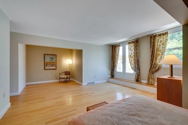 75 Page Rd 16, Bedford, MA 01730