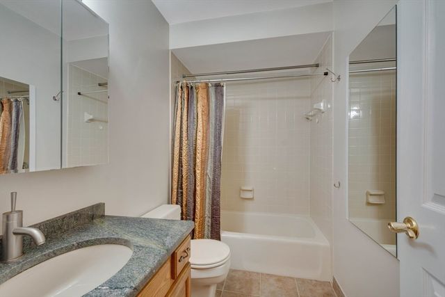 75 Page Rd 16, Bedford, MA 01730