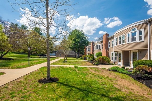 75 Page Rd 16, Bedford, MA 01730