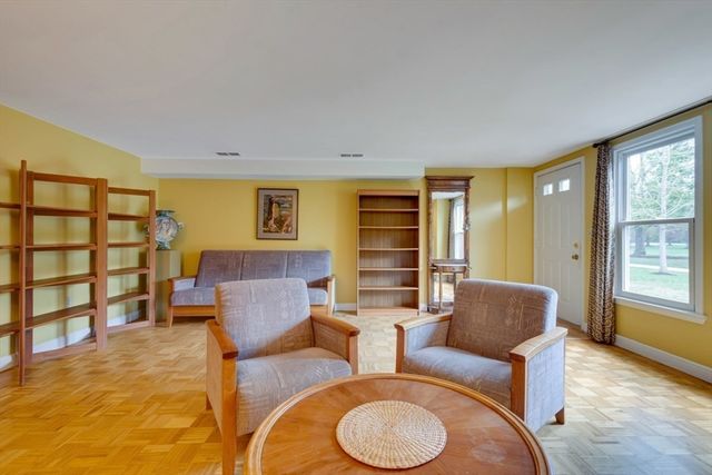 75 Page Rd 16, Bedford, MA 01730