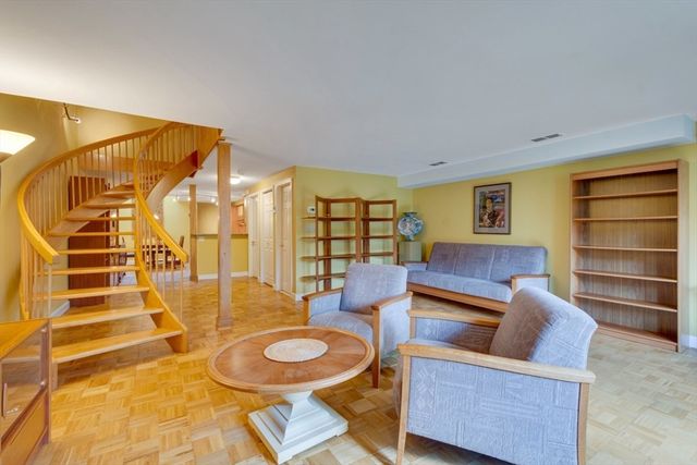 75 Page Rd 16, Bedford, MA 01730