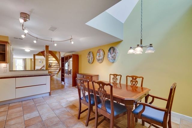 75 Page Rd 16, Bedford, MA 01730