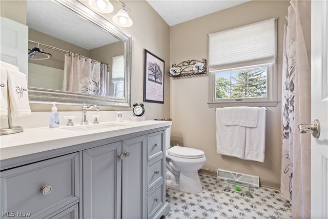5507 Foxboro Avenue NW, Canton, OH 44718