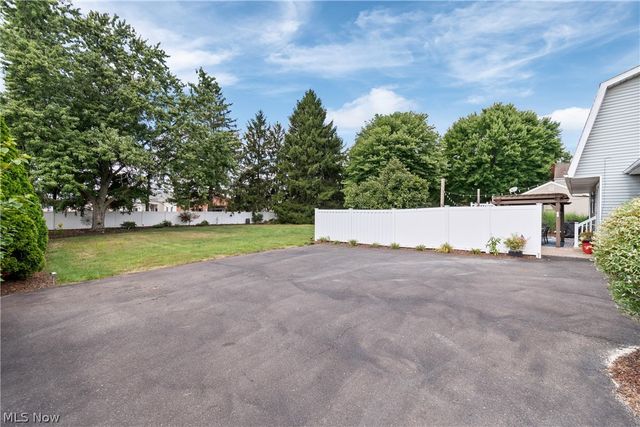 5507 Foxboro Avenue NW, Canton, OH 44718