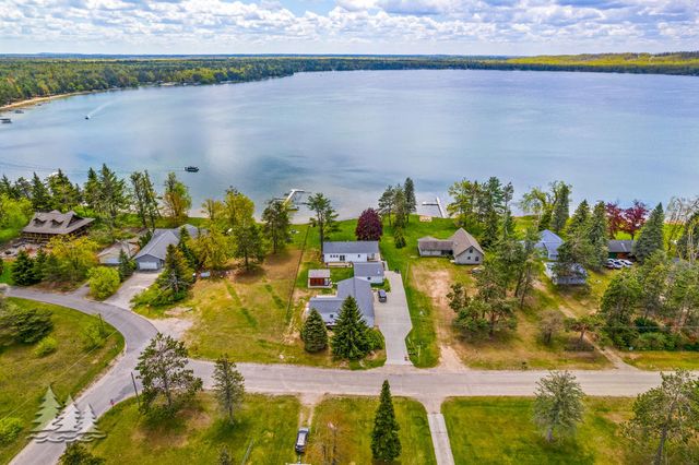 4565 Grant Drive, Lewiston, MI 49756