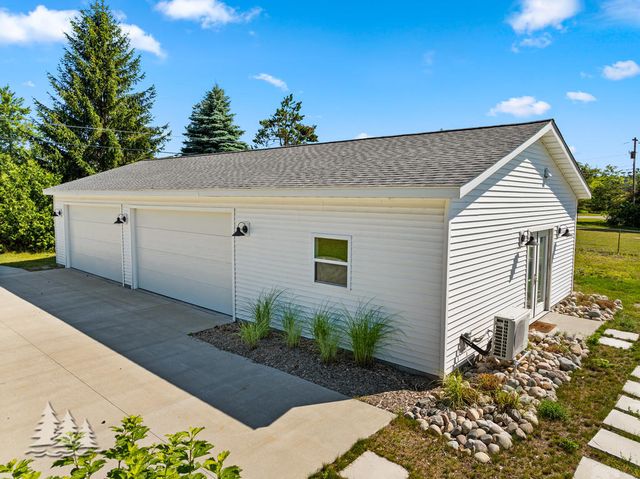 4565 Grant Drive, Lewiston, MI 49756