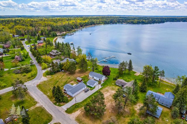 4565 Grant Drive, Lewiston, MI 49756