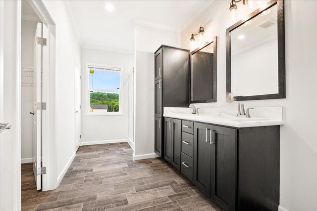 807 Sam Black Road, London, KY 40741