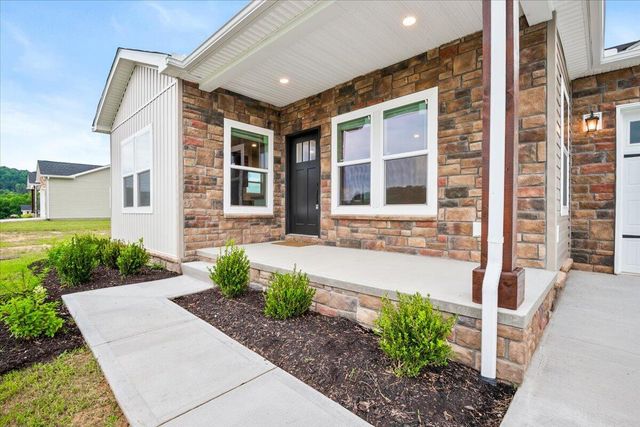 807 Sam Black Road, London, KY 40741