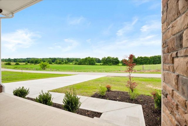 807 Sam Black Road, London, KY 40741