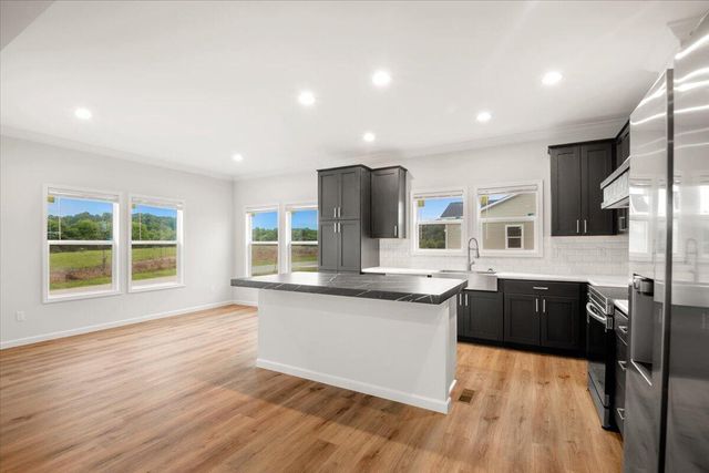 807 Sam Black Road, London, KY 40741