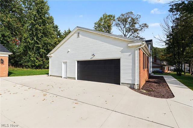 6785 Tanglewood Drive, Boardman, OH 44512