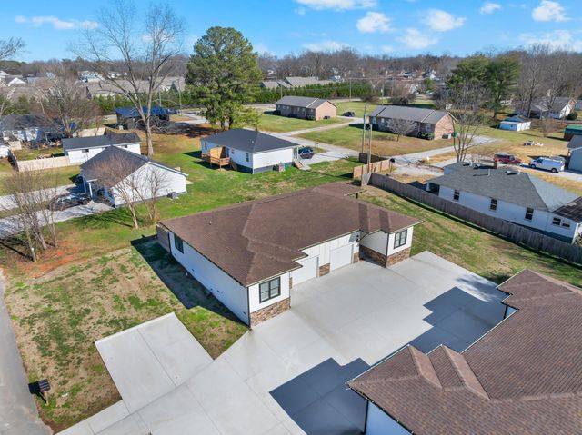 65 Duncan Ln, Winchester, TN 37398