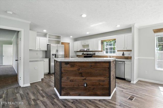 2845 Parkview Court, Maryville, TN 37803