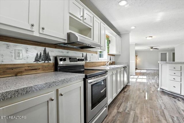 2845 Parkview Court, Maryville, TN 37803