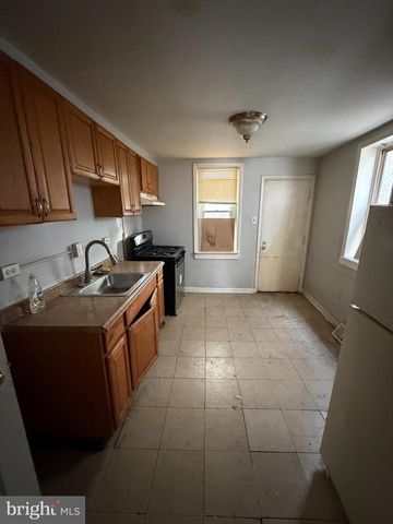 1639 S LECOUNT ST, Philadelphia, PA 19145