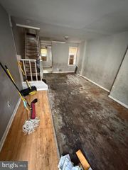 1639 S LECOUNT ST, Philadelphia, PA 19145