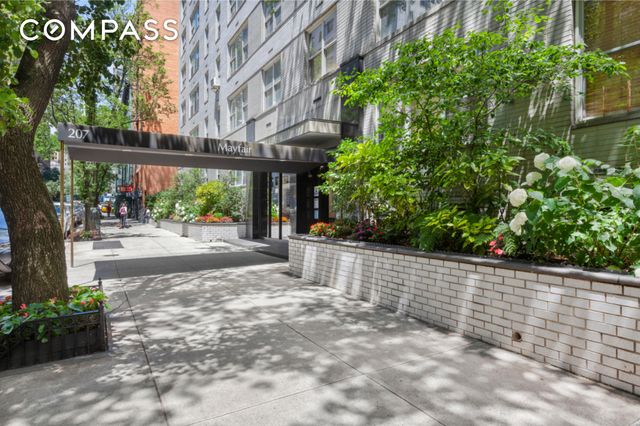 207 E 74th St Apt 1L, New York City, NY 10021