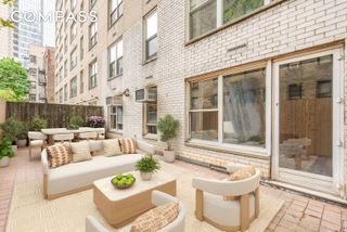207 E 74th St Apt 1L, New York City, NY 10021