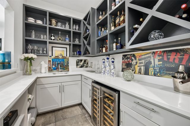 6610 Southpoint Drive, Dallas, TX 75248
