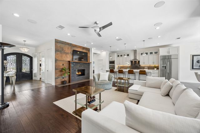 6610 Southpoint Drive, Dallas, TX 75248