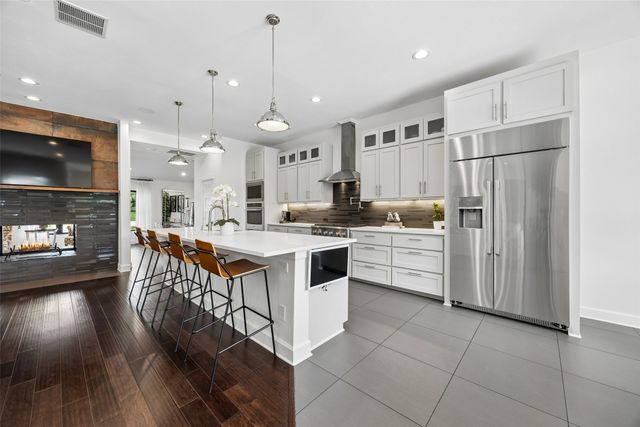 6610 Southpoint Drive, Dallas, TX 75248