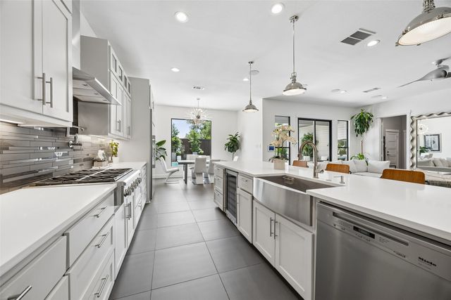 6610 Southpoint Drive, Dallas, TX 75248