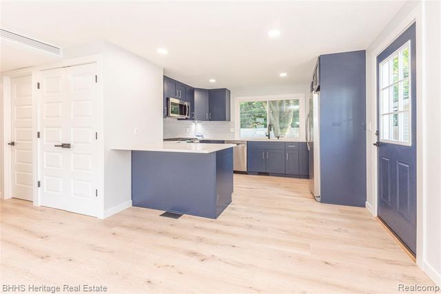 12 Trowbridge Court, Ann Arbor, MI 48108