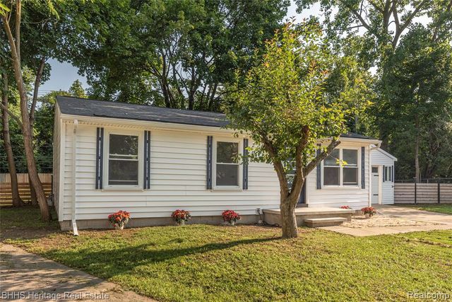 12 Trowbridge Court, Ann Arbor, MI 48108